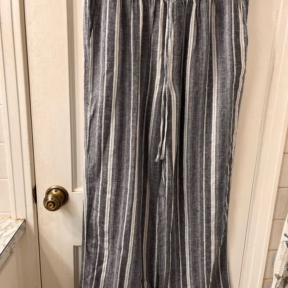 Briggs New York Charcoal and Cream Striped Wide Leg Pants - Picture 1 of 4